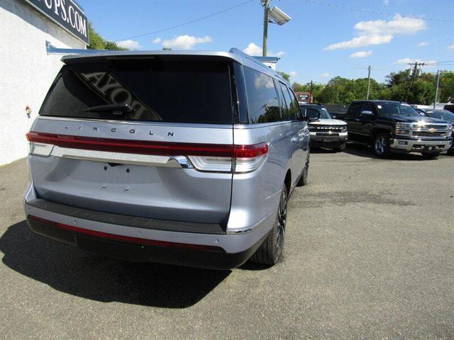 Photo of 2024 Chroma Crystal Blue Metallic Premium Colorant Lincoln Navigator