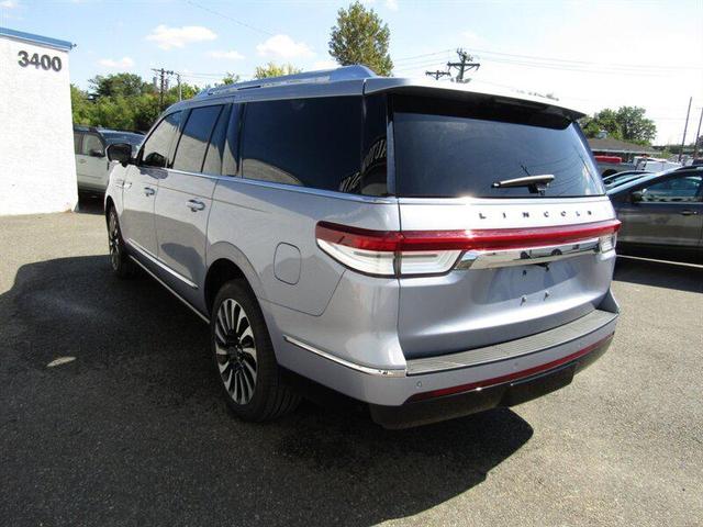 Photo of 2024 Chroma Crystal Blue Metallic Premium Colorant Lincoln Navigator