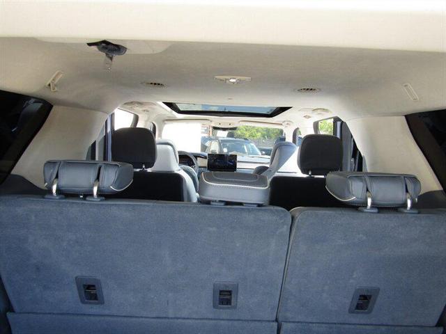 Photo of 2024 Chroma Crystal Blue Metallic Premium Colorant Lincoln Navigator