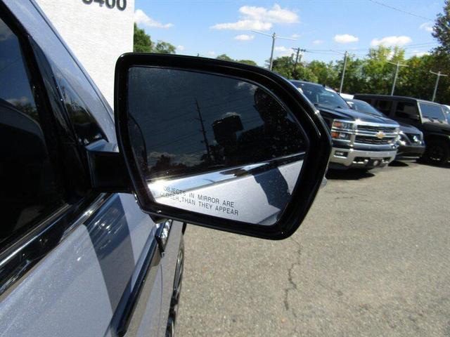 Photo of 2024 Chroma Crystal Blue Metallic Premium Colorant Lincoln Navigator