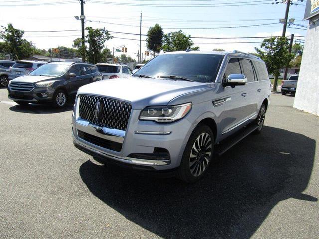 Photo of 2024 Chroma Crystal Blue Metallic Premium Colorant Lincoln Navigator