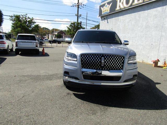 Photo of 2024 Chroma Crystal Blue Metallic Premium Colorant Lincoln Navigator