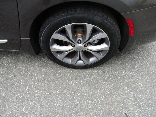 Photo of 2020 Velvet Red Pearlcoat Chrysler Pacifica