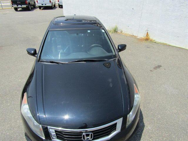 Photo of 2008 Royal Blue Pearl Honda Accord