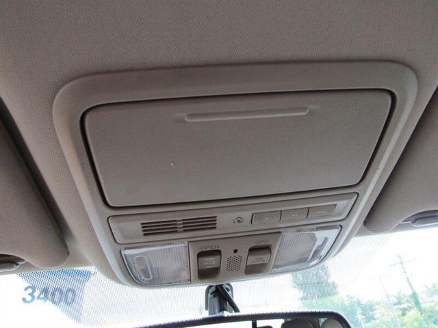 Photo of 2016 Black Forest Pearl Honda Pilot