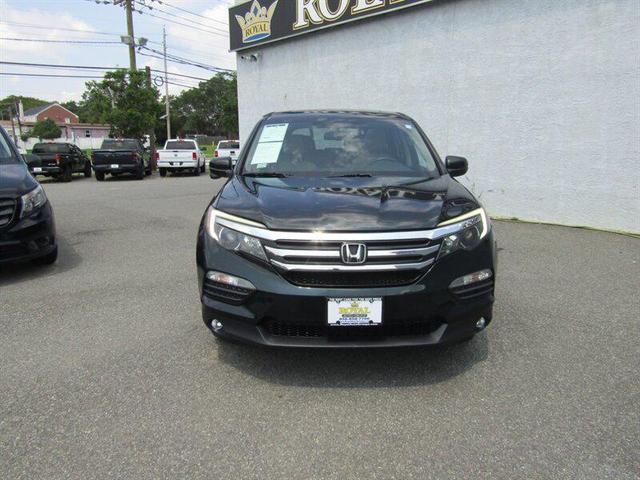 Photo of 2016 Black Forest Pearl Honda Pilot