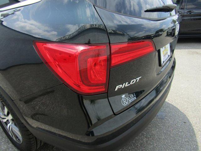 Photo of 2016 Black Forest Pearl Honda Pilot