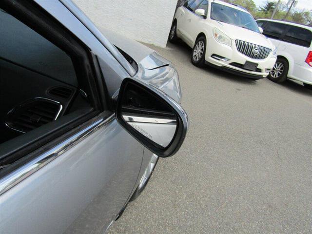 Photo of 2014 Billet Silver Metallic Clearcoat Chrysler 200