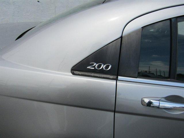 Photo of 2014 Billet Silver Metallic Clearcoat Chrysler 200