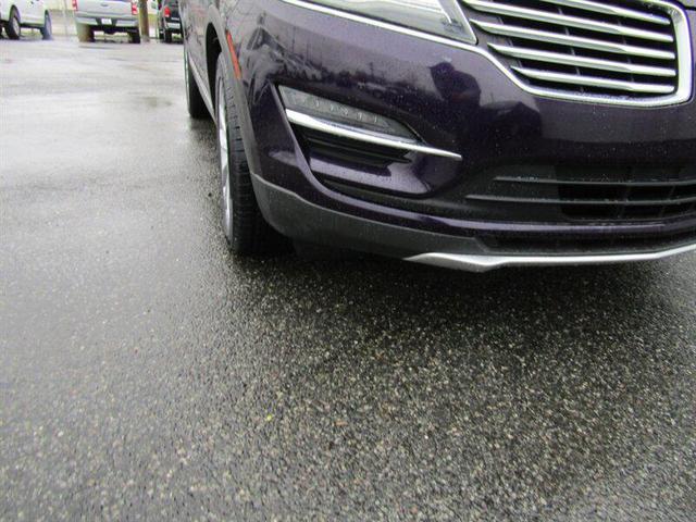 Photo of 2015 Tuxedo Black Metallic Lincoln MKC