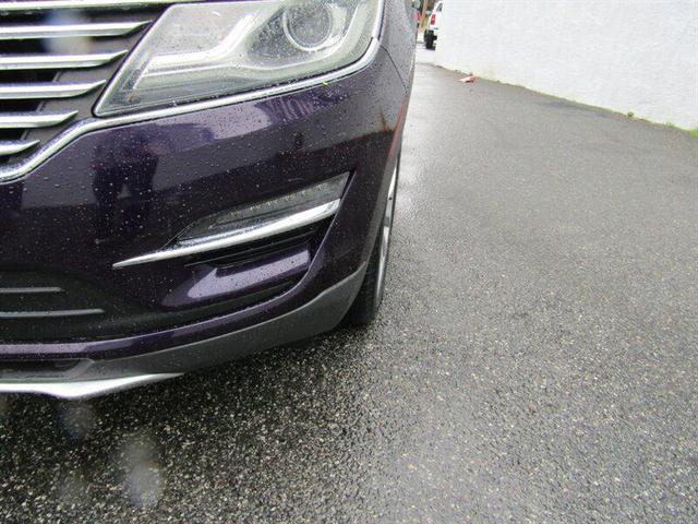Photo of 2015 Tuxedo Black Metallic Lincoln MKC