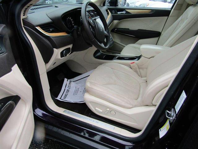 Photo of 2015 Tuxedo Black Metallic Lincoln MKC