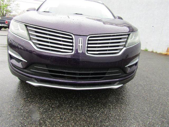 Photo of 2015 Tuxedo Black Metallic Lincoln MKC