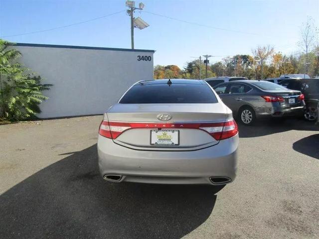 Photo of 2013 Silver Hyundai Azera