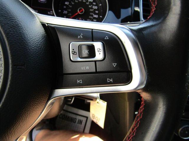 Photo of 2020 Deep Black Pearl Volkswagen Golf