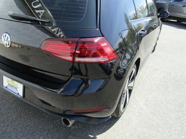 Photo of 2020 Deep Black Pearl Volkswagen Golf