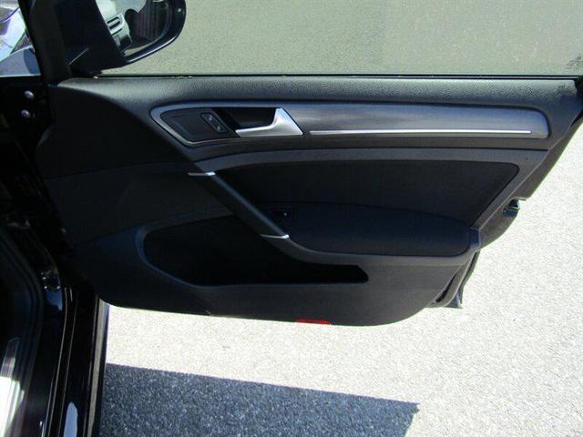 Photo of 2020 Deep Black Pearl Volkswagen Golf