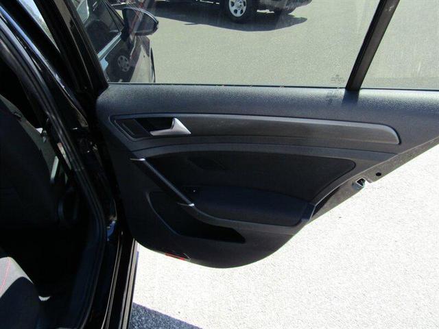 Photo of 2020 Deep Black Pearl Volkswagen Golf