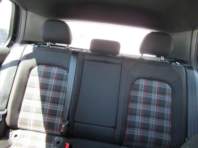 Photo of 2020 Deep Black Pearl Volkswagen Golf
