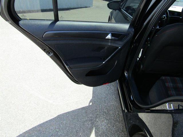 Photo of 2020 Deep Black Pearl Volkswagen Golf