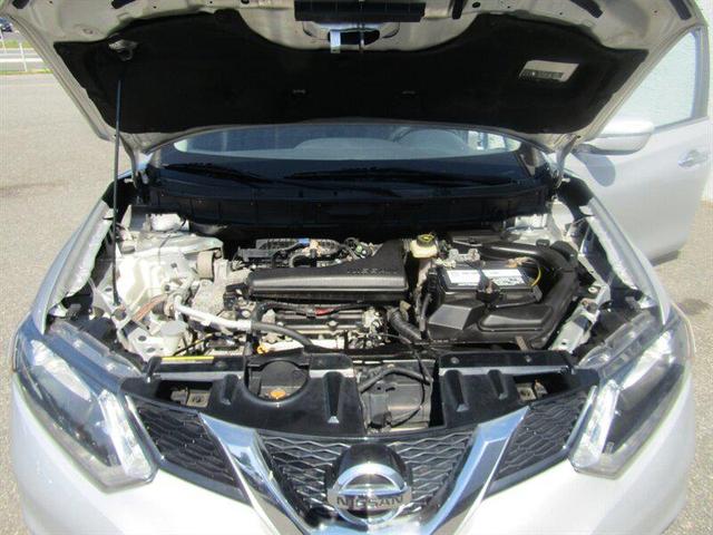 Photo of 2016 Brilliant Silver Nissan Rogue