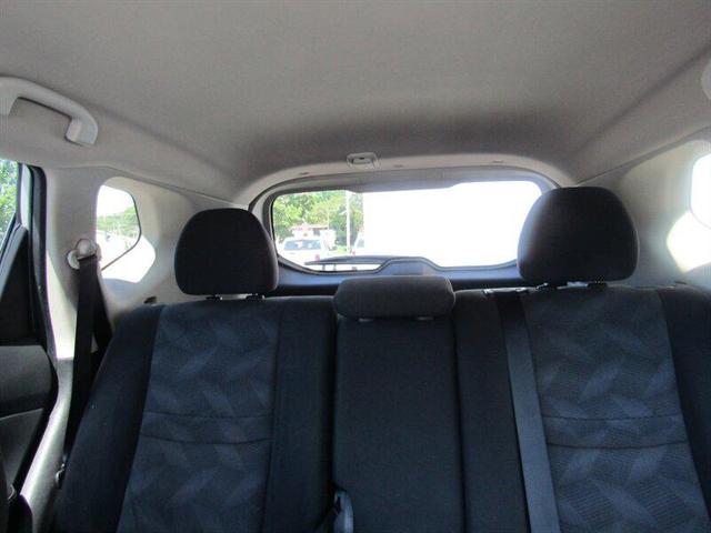 Photo of 2016 Brilliant Silver Nissan Rogue