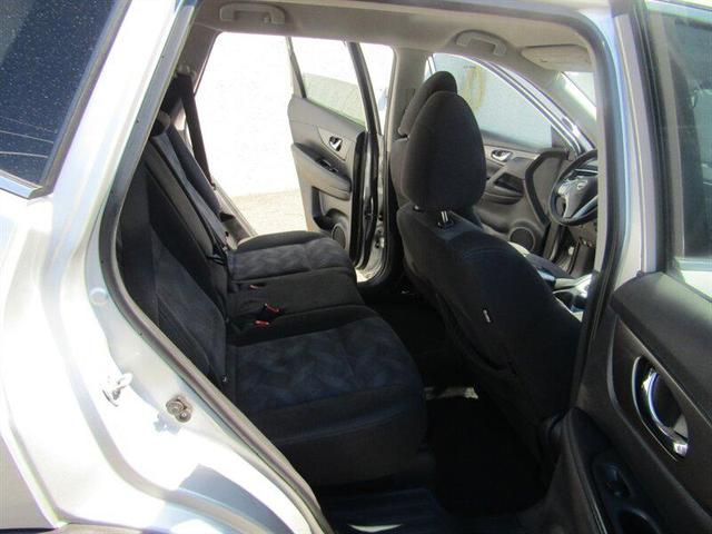 Photo of 2016 Brilliant Silver Nissan Rogue