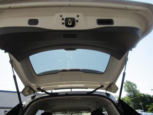 Photo of 2016 Brilliant Silver Nissan Rogue