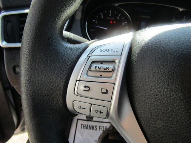 Photo of 2016 Brilliant Silver Nissan Rogue