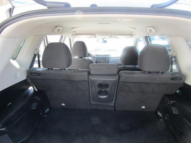Photo of 2016 Brilliant Silver Nissan Rogue