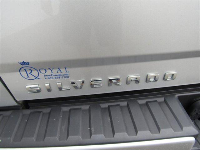 Photo of 2018 Silver Ice Metallic Chevrolet Silverado 1500