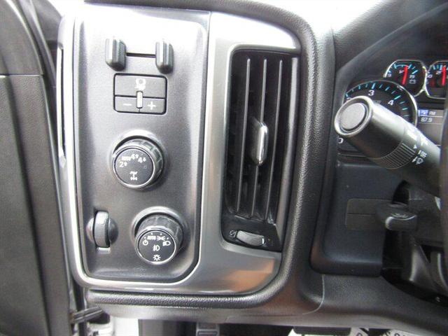 Photo of 2018 Silver Ice Metallic Chevrolet Silverado 1500