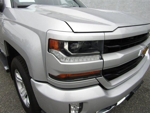 Photo of 2018 Silver Ice Metallic Chevrolet Silverado 1500