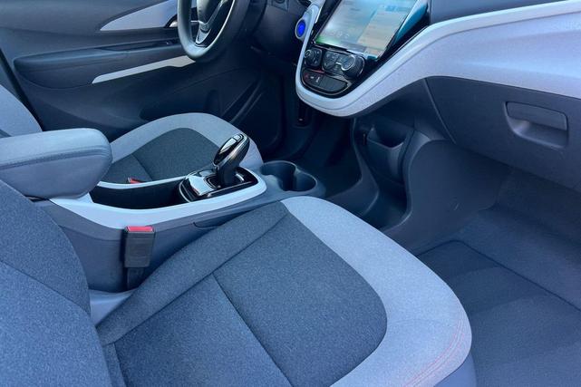 Photo of 2019 Summit White Chevrolet Bolt EV