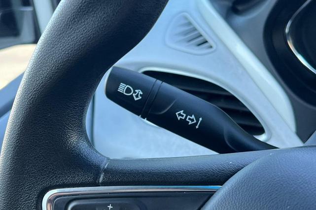 Photo of 2019 Summit White Chevrolet Bolt EV