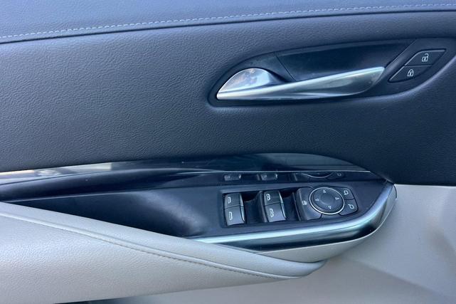 Photo of 2020 Radiant Silver Metallic Cadillac XT4
