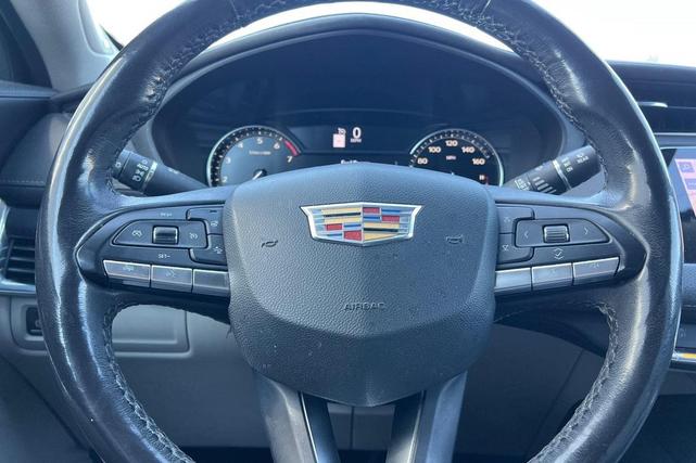 Photo of 2020 Radiant Silver Metallic Cadillac XT4
