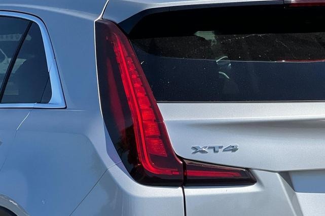 Photo of 2020 Radiant Silver Metallic Cadillac XT4