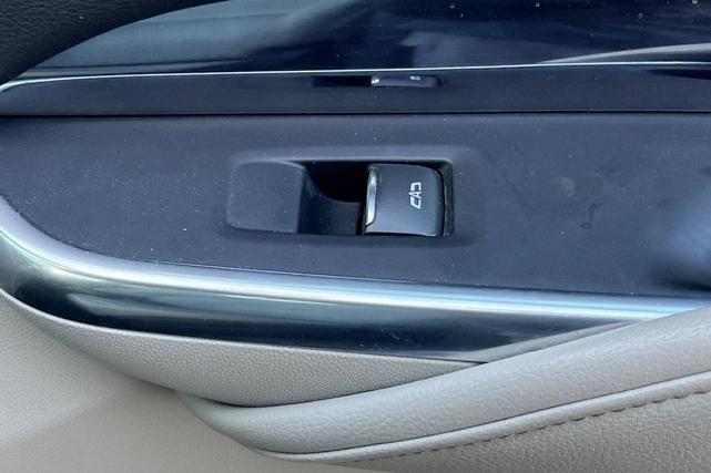 Photo of 2020 Radiant Silver Metallic Cadillac XT4