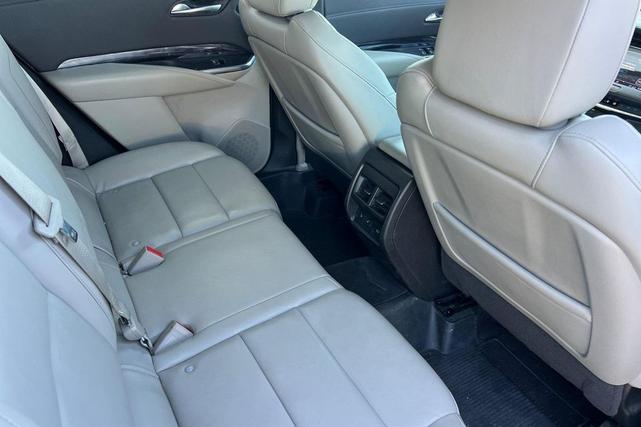 Photo of 2020 Radiant Silver Metallic Cadillac XT4
