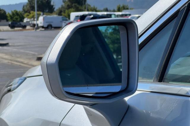 Photo of 2020 Radiant Silver Metallic Cadillac XT4