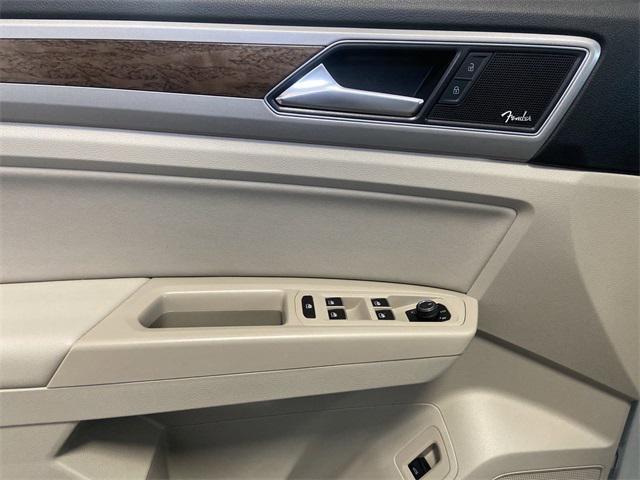 Photo of 2019 Pure White Volkswagen Atlas