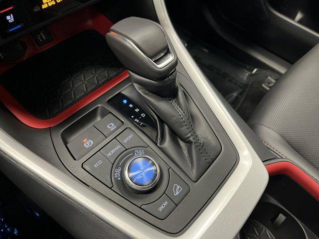 Photo of 2024 Ice Cap Toyota RAV4