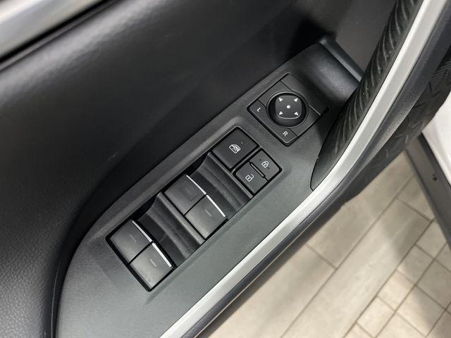 Photo of 2024 Ice Cap Toyota RAV4