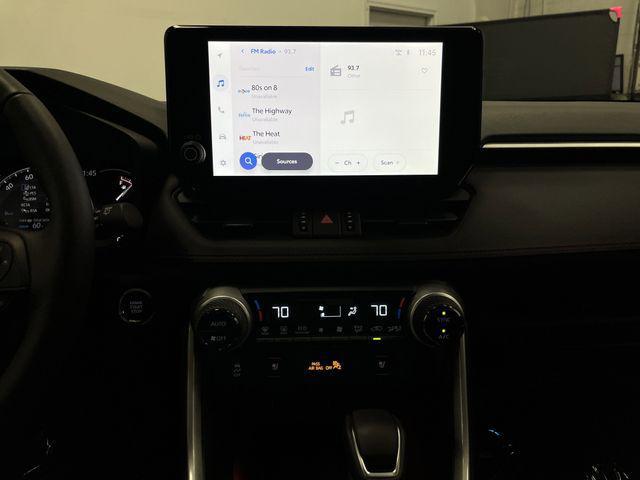 Photo of 2024 Ice Cap Toyota RAV4