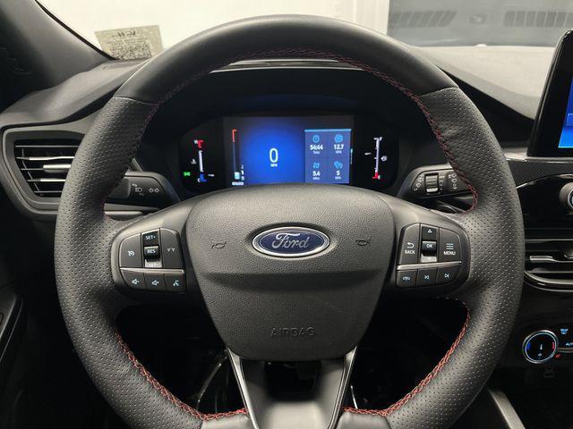 Photo of 2025 Silver Metallic Ford Escape