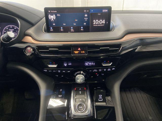 Photo of 2022 Lunar Silver Metallic Acura MDX