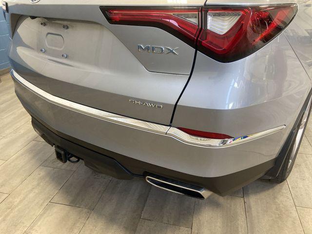 Photo of 2022 Lunar Silver Metallic Acura MDX