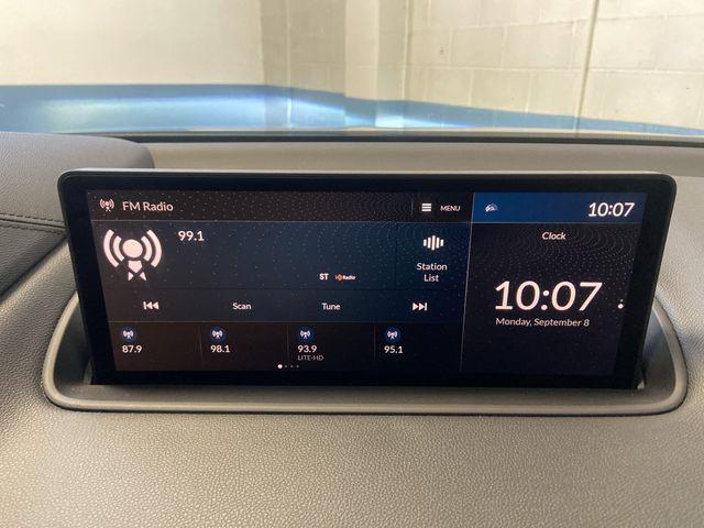 Photo of 2022 Lunar Silver Metallic Acura MDX