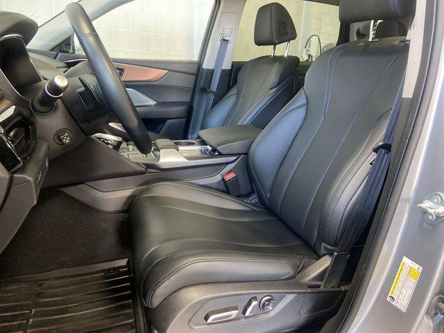 Photo of 2022 Lunar Silver Metallic Acura MDX